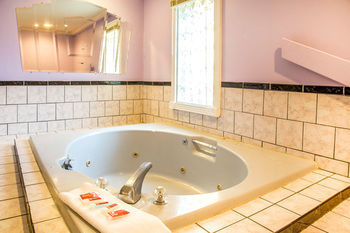 Econo Lodge Norwalk Buitenkant foto