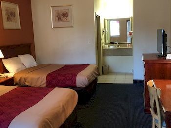 Econo Lodge Norwalk Buitenkant foto