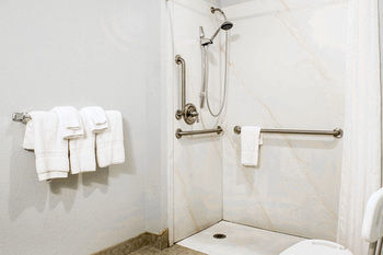 Econo Lodge Norwalk Buitenkant foto