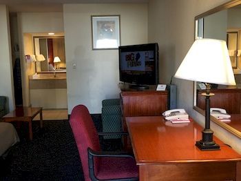 Econo Lodge Norwalk Buitenkant foto