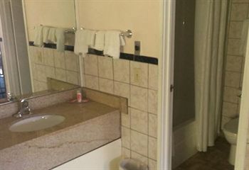 Econo Lodge Norwalk Buitenkant foto